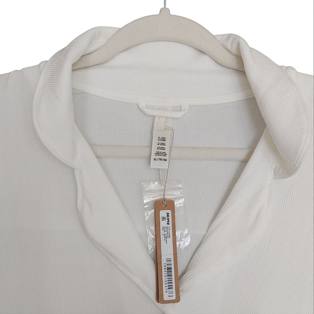 SKIMS Soft Lounge Button Up Pajama Top - Picture 7 of 15